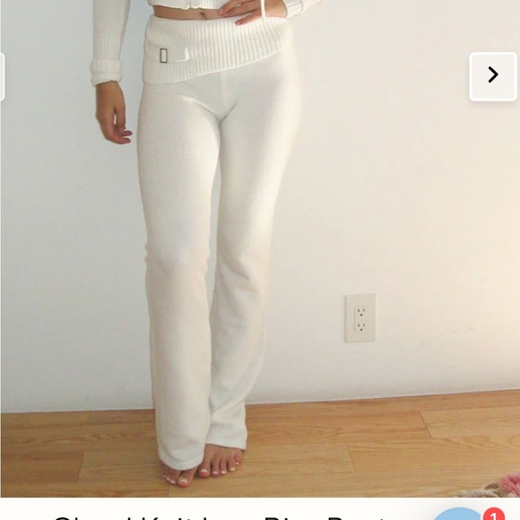 New!💕 Frankie’s Bikini set 💕Fleur cloud low rise knit pants Aimee cloud hoodie - Picture 3 of 10